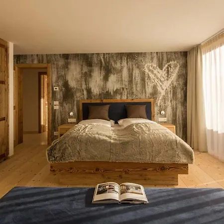 Vila Contact Us At What App - 0041-798-079-427 To Book!! Modern Chalet In Colfosco Centre *